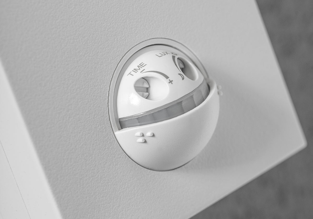 PARIS - CGC White LED Curved Outdoor Wall Light With Motion Sensor
